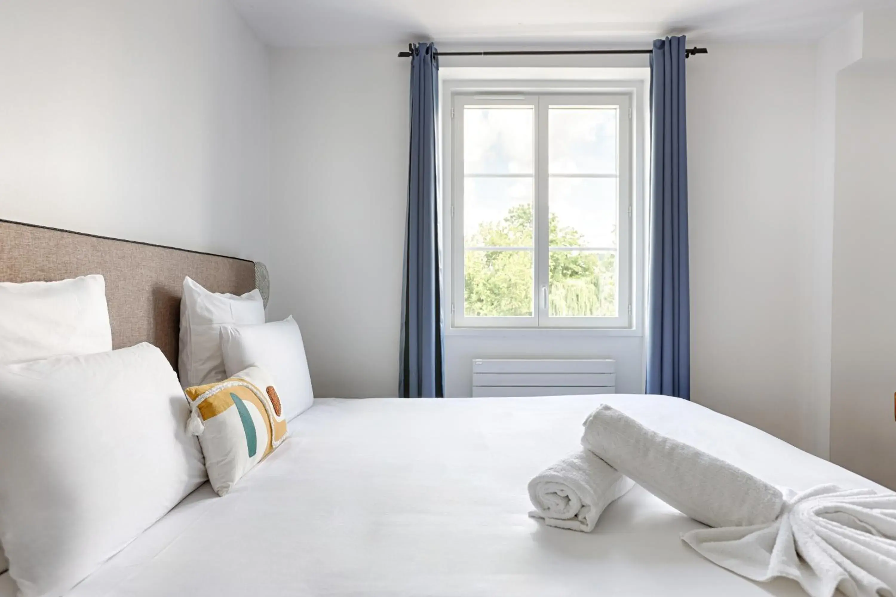 Triple Room with Shower - single occupancy in La Coudraie - Proche de Disneyland